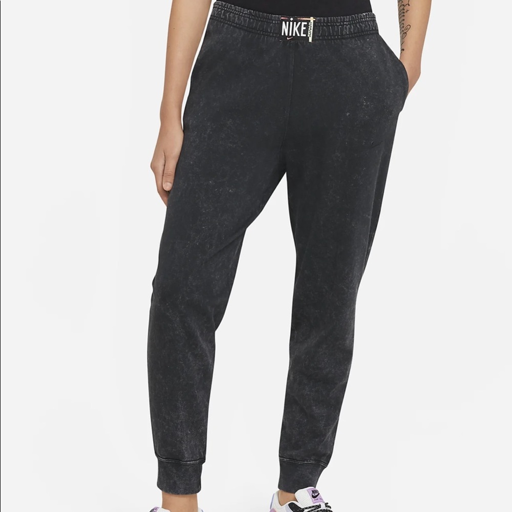 Nike Sportswear Joggers Washed Pant NWOT